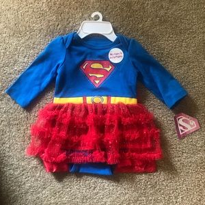 Superman/Supergirl outfit!! 0-3 months
